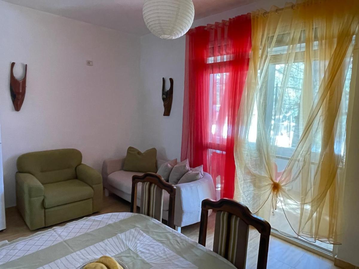 Vacation Home Dibra Velipoje Bagian luar foto