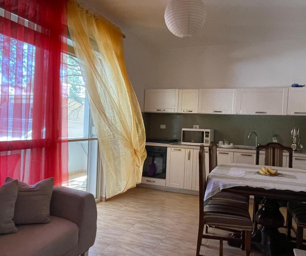 Vacation Home Dibra Velipoje Bagian luar foto